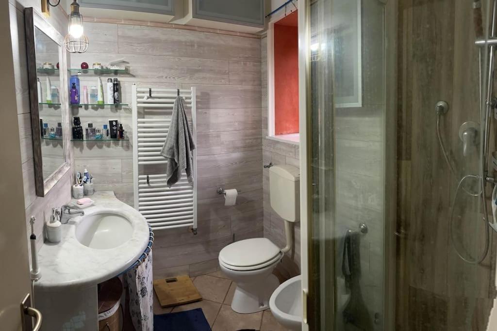 Le Rose , Relax In Casolare Del 1700 Apartment Sarzana Bagian luar foto